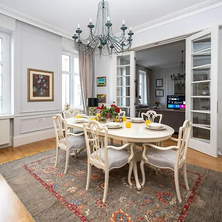 דירה Pinterest In The Center